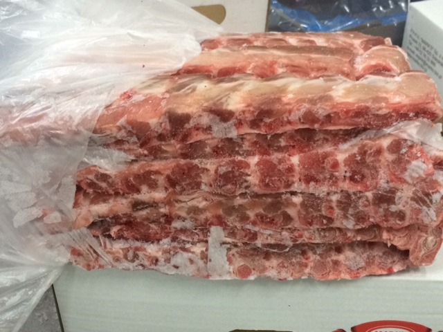 Loin Ribs --->  - W: +/- 6-9cm  --> L: +/- 35cm --> Wg:  Not calibrated (Porcine: Pork)